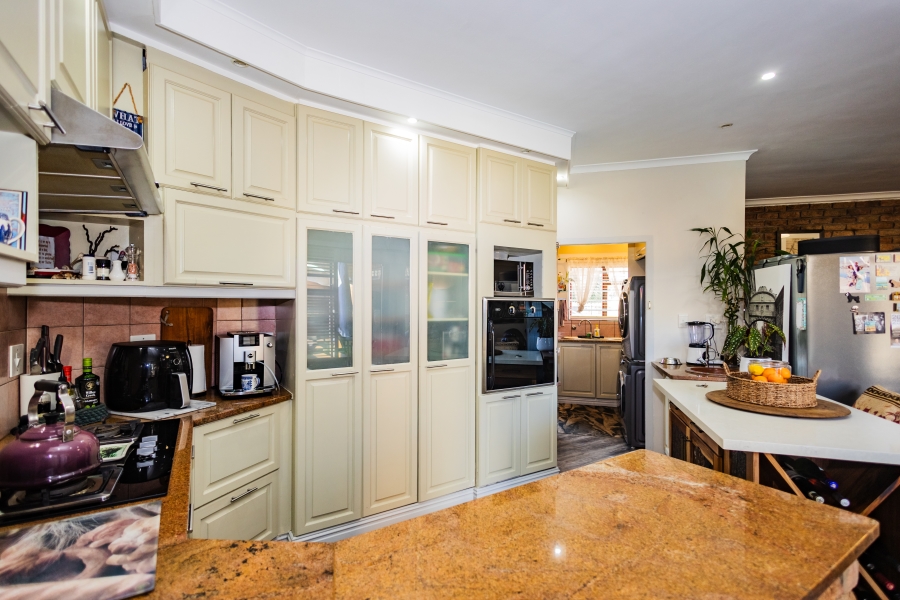 3 Bedroom Property for Sale in Kleinbosch Western Cape
